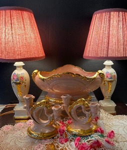 lot 143 image: Set of 2 Vintage Lamps with Shade Rose and Gold Lot