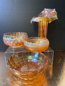 lot 206 image: LOT of Four Pieces of Marigold Carnival glass - One Vase and Three Bowls