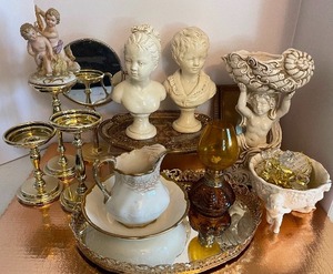 lot 288 image: Cherub and Gold Lot