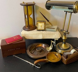 lot 289 image: Vintage Mens Desk LOT Brass Desk Lamp, Hourglass Bank and More