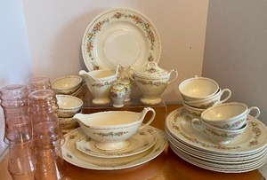 lot 309 image: Antique Homer Laughlin Georgian Eggshell China and Pink Etched Drinking Glasses