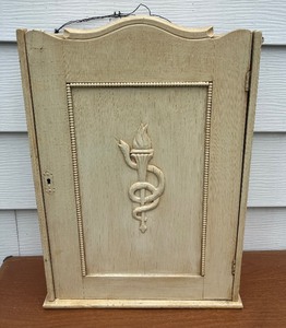 lot 262 image: Vintage Antique Cupboard and Repurposed Cupboard Door Shelf
