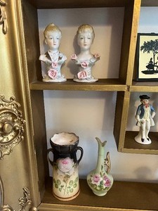 lot 361 image: Gold Shadow Box and Decor  Lefton, Ucagco, Royal Albert