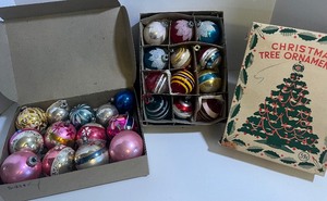 lot 384 image: Two Boxes of Mixed Vintage Glass Christmas Ornaments, Variety of Colors