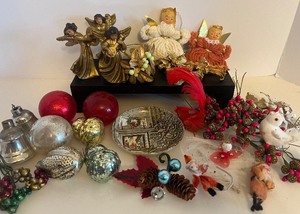 lot 387 image: Vintage Yarn and Cardboard Japan Angels, Mini Chenille Santas, Mercury Glass Picks