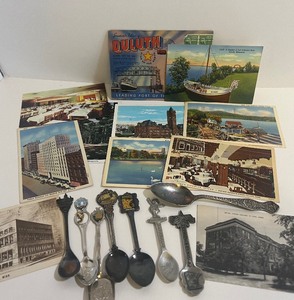 lot 426 image: Minnesota Souvenir Spoons and Vintage Postcards