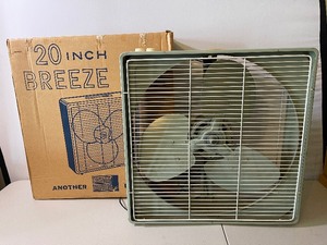 lot 395 image: Vintage 20 Freeze Box Fan