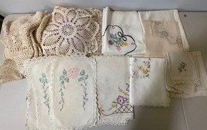 lot 406 image: Vintage Embroidered Linens and Dolies
