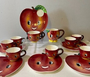lot 559 image: Seven Vintage Py Snack Sets and Cream Pitcher