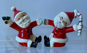 lot 567 image: Vintage Napco Japan Santa Candle Huggers