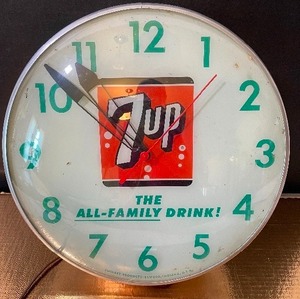 lot 563 image: Vintage 7-UP The All-Family Drink Clock