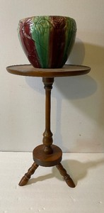 lot 553 image: Maple Plant Stand and Vintage Planter  Pot