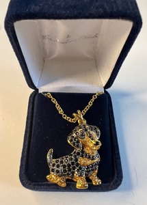 lot 450 image: Danbury Mint Swarovski Crystal Dachshund Pendant 24K