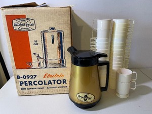 lot 455 image: Coffee Time LOT Vintage Mirro Kitchen Pride 35 Cup Percolator