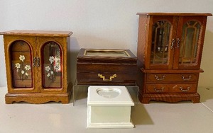 lot 460 image: Four Jewelry Boxes  Cabinets