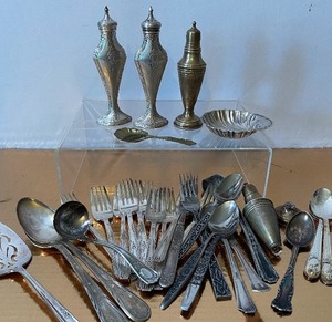 lot 462 image: LOT Silverplate and Weighted Silver Salt & Pepper