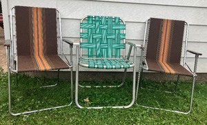 lot 273 image: Three Vintage Lawn Folding Chairs Aluminum and Wood
