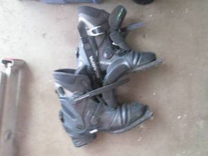 lot 17 image: Mens Scarpa back Country ski boots size 11