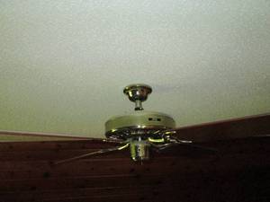 lot 37 image: Pair of matching Hunter 4-blade ceiling fans buyer responsible for removal from ceiling