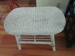 lot 63 image: White Wicker Rattan shabby Chic patio coffee table