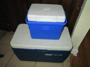 lot 86 image: Coleman PolyLite 48 and lunch size cooler duo
