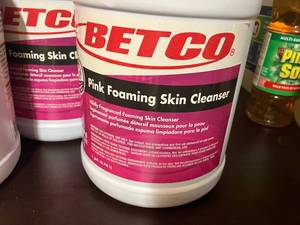 lot 8 image: Foaming Hand Soap