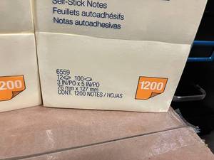 lot 72 image: Large Self-Stick Notes