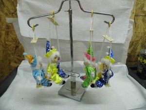 4 collectable clowns