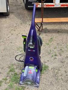 lot 22 image: Bissel Carpet Cleaner