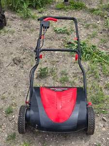 lot 23 image: Yardworks Electric De-Thatcher