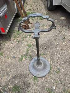 lot 26 image: Vintage Stand - Maybe old ashtray stand