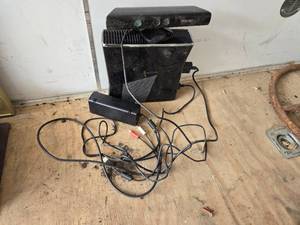 lot 35 image: Xbox 360 - Untested