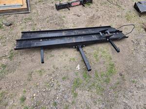 lot 42 image: Hitch Mount Motorcycle Carrier