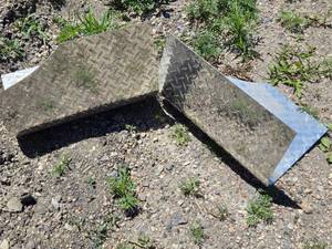 lot 61 image: Curved Diamond Plate