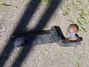lot 65 image: Receiver Hitch and Ball