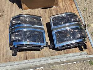 lot 78 image: Used Truck Light Bezels