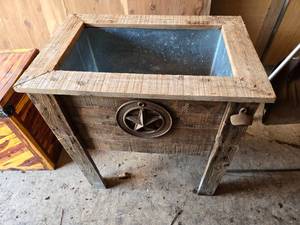 lot 91 image: Wooden Framed Cooler  Ice Chest with Bottle Cap Opener