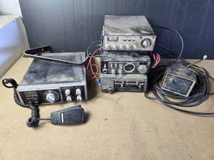 lot 110 image: Old CB Radios & 8 Track Player