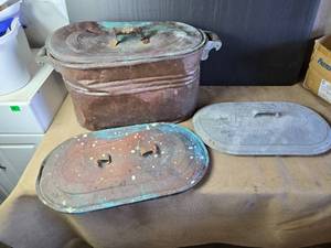 lot 116 image: Old Copper Basin and Misc. Covers - Dented