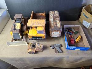 lot 117 image: Vintage Toys - Tonka and Others