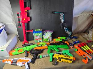 lot 122 image: Huge Lot of Nerf Guns and Related