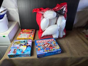 lot 125 image: Board Games, Lawn Bowling Game