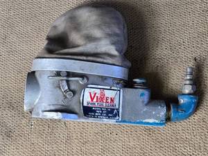 lot 141 image: Vixen Spark Plug Cleaner