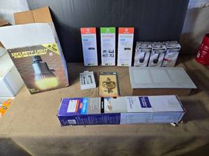 lot 153 image: Window Blinds, Security Light, Motion Sensors, HDTV Antennas