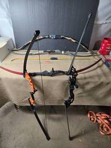 lot 180 image: Variety of Recurve and Other Bows