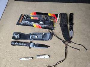lot 205 image: Misc Knives Mostly Fixed Blade