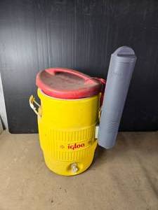 lot 209 image: Igloo Water Cooler with  Cup Holder