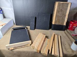 lot 211 image: Lot of 6 Bat House Kits