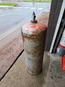 lot 246 image: 100# Propane Tank - Holds Pressure