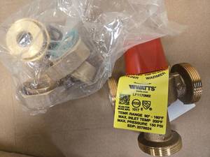 Hot Water Temperature Control Valves LF1170M2  90 - 160 F range Unused Return